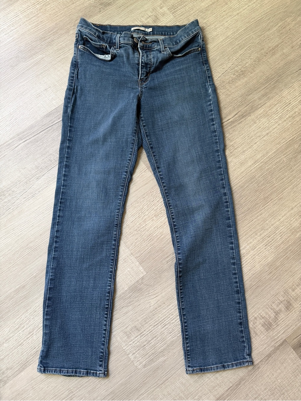 Levi's Women's 314 shaping Straight-Leg Jeans - Indigo Blue